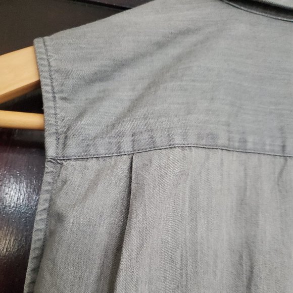 Everlane gray chambray sleeveless collared shirt - Picture 4 of 5